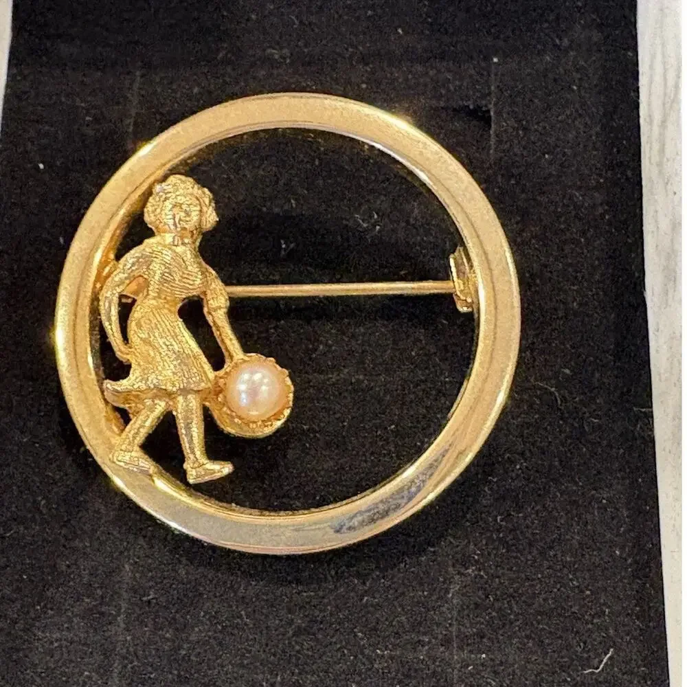 Vintage Bowling Brooch Goldtone Lady Bowler Faux Pearl Geometric Circle MCM